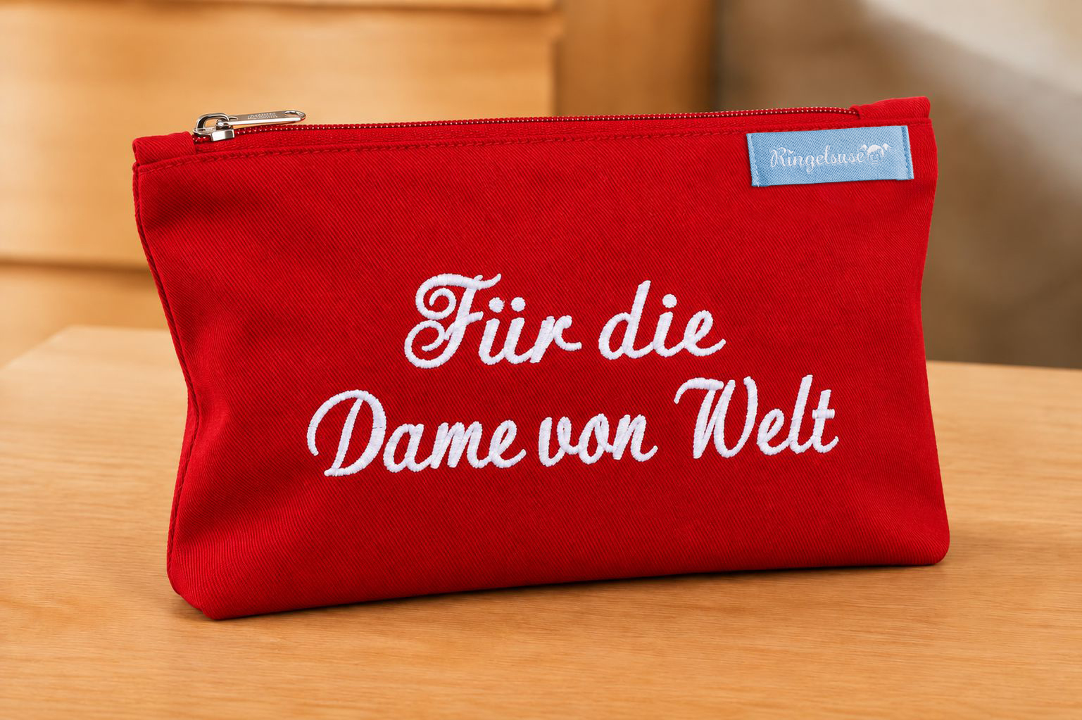 Roter Kosmetikbeutel "Für die Dame von Welt"